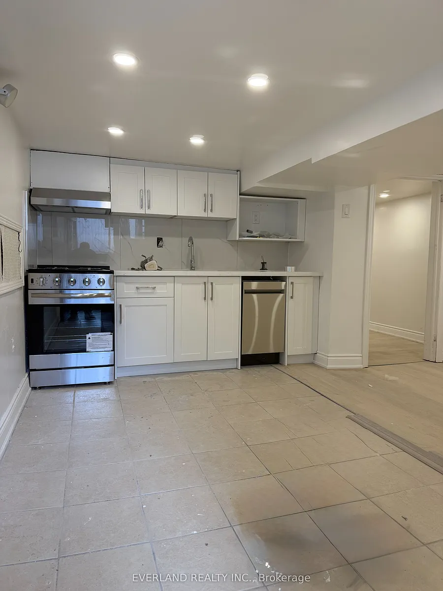 Building Photo - 247 Belgravia Ave #LOWER