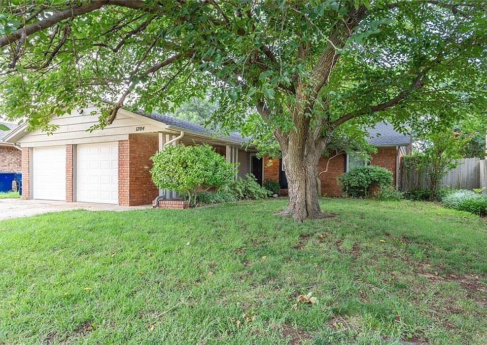 1st image of 1704 Erin Pl