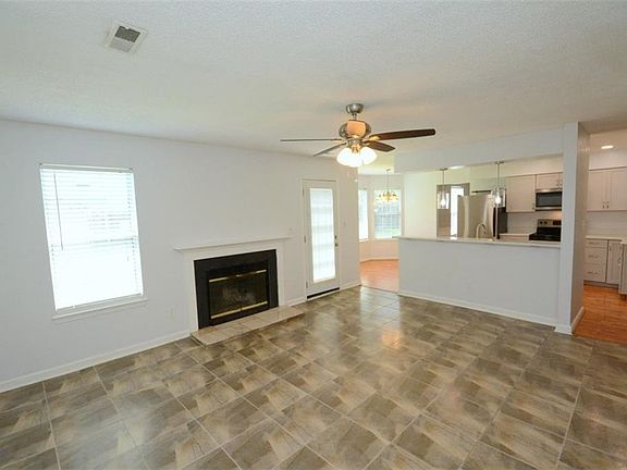 4th image of 1084 Northvale Dr