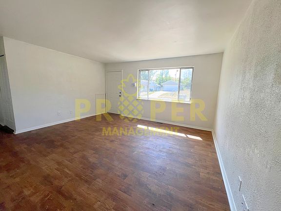 3rd image of 3457 Haberer Ave