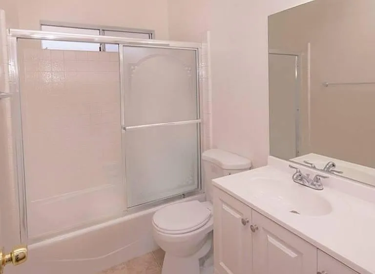 400 N Stoneman Ave — Photo 2