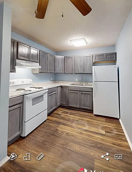 441 Harding Pl #H8 — Photo 1