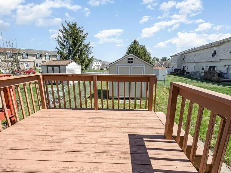 34 Johns Dr — Photo 14