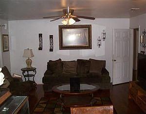 4th image of 3925 Oakcrest St