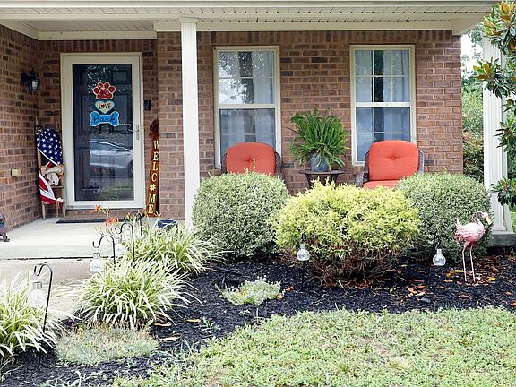 3rd image of 2025 Drummond Dr