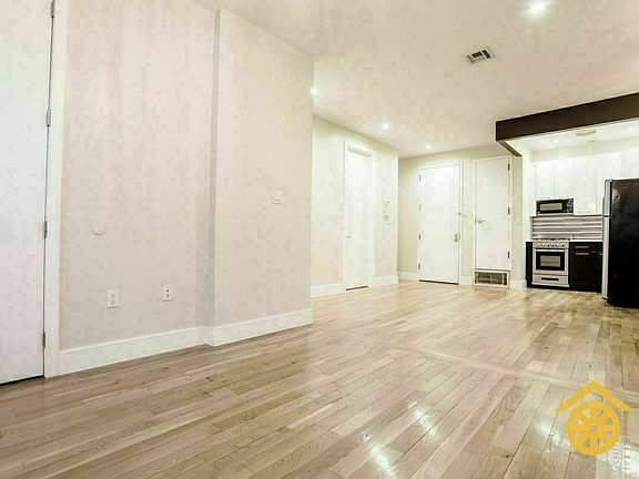 5th image of 148 Evergreen Ave #2BB1