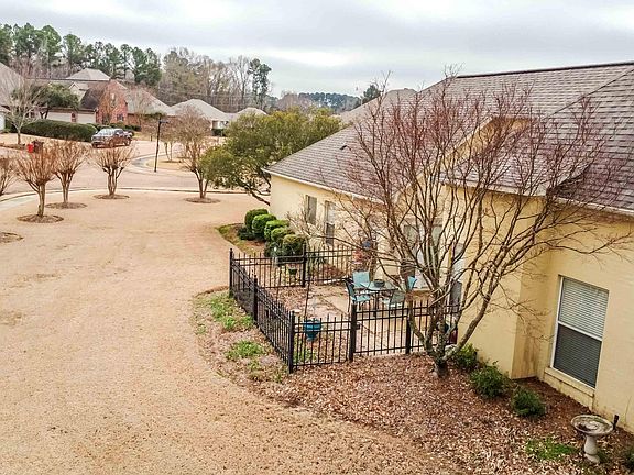 4th image of 263 Lighthouse Ln