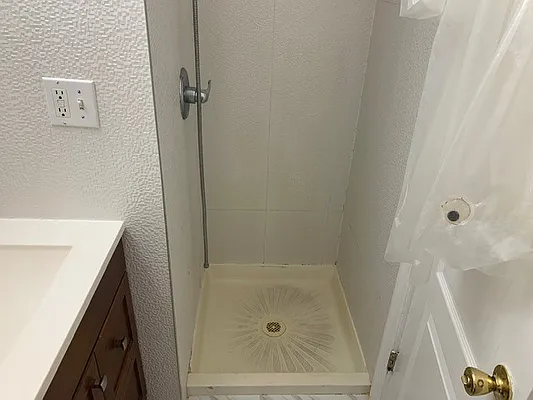 Rented by Awaye Realty Management LLC | media 22