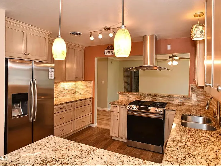 220 Stratus Rd — Photo 9