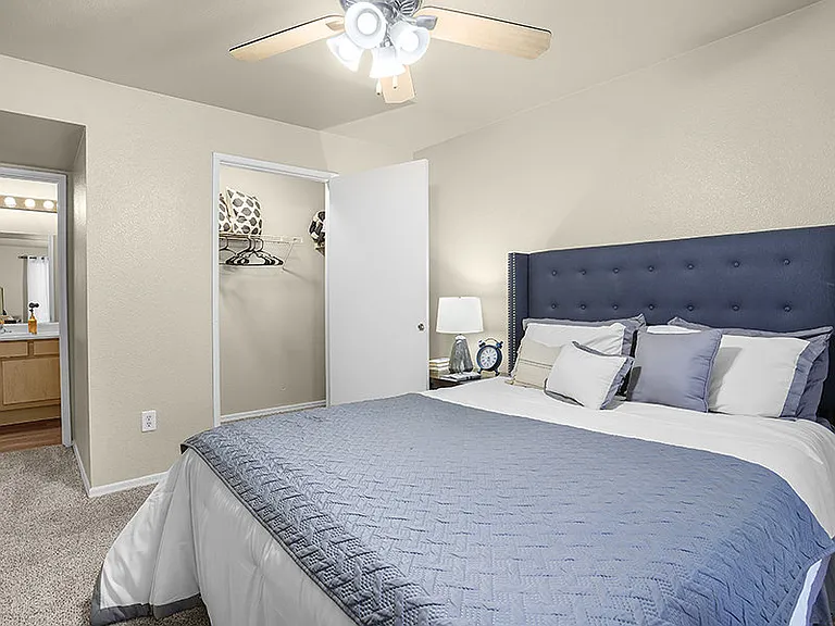 Rio Santa Fe Apartments — Photo 6