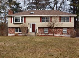 8 Quail Run Rd, Wilmington, MA 01887