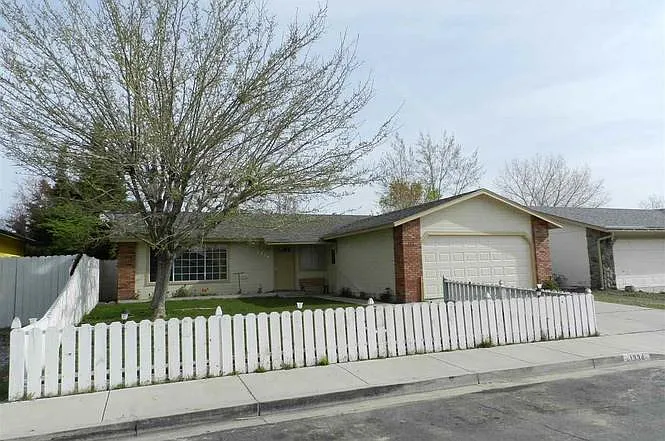 1334 Slide Mountain Dr photo 1