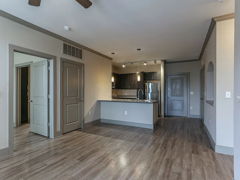 Oaks at Wayside Apartments — Photo 3