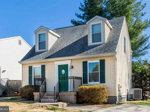 1007 White Spruce Ln, Eldersburg, MD 21784