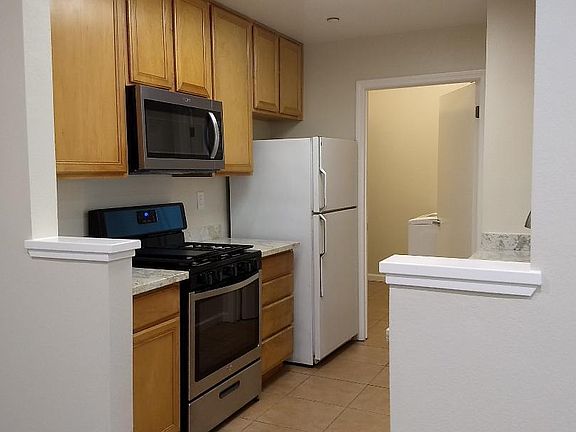 4th image of 617 Arcadia Ter Unit 104