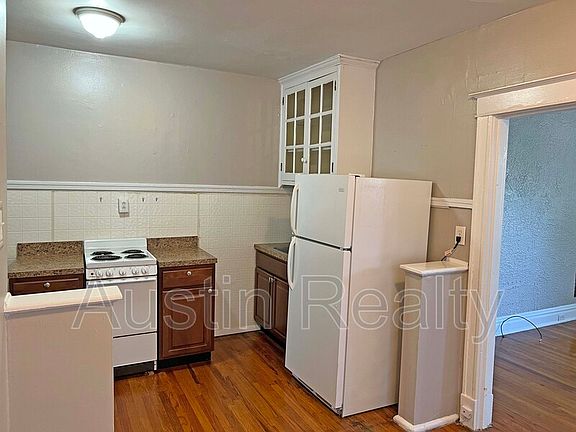 5th image of 5016 Lindenwood Ave Floor 1