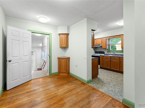 4th image of 2610 Parkside Ave
