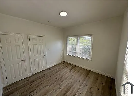 4506 S Hoover St — Photo 16