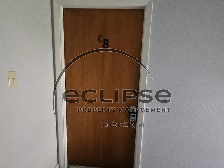 502 Bell Ct #C8 — Photo 2