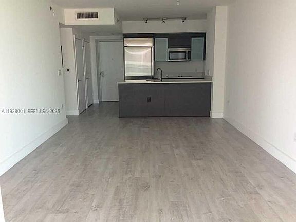 5th image of 500 Brickell Ave APT 3004