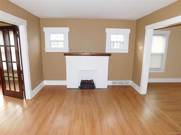 4th image of 26 Mariemont Ave
