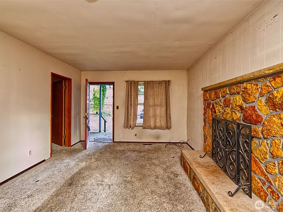 3rd image of 12824 51st Avenue NE