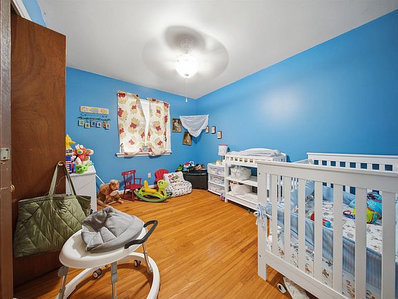5th image of 22 Cliffwood Cir