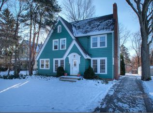 18110 Chagrin Blvd, Shaker Heights, OH