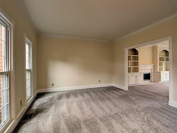 4th image of 2453 Devon Oaks Ct NE