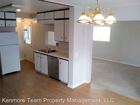3rd image of 1421 Jadwin Ave