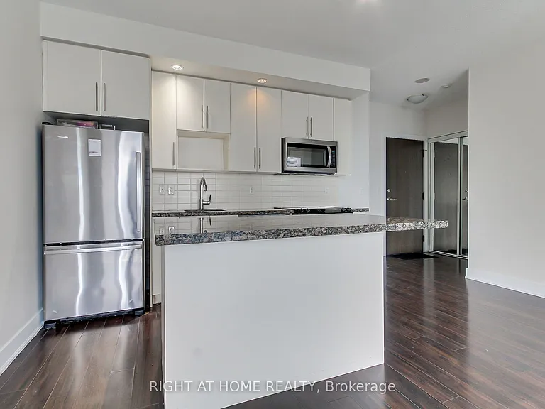 28 Linden St #1405 — Photo 17
