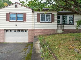 672 Willow St, Waterbury, CT 06710