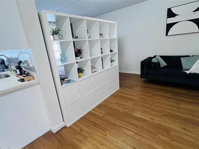 1100 NE 1st Ct #213 — Photo 3
