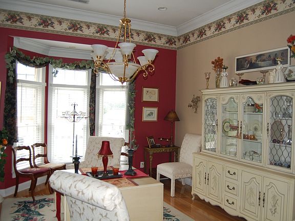 3rd image of 1 Lake Como Ct