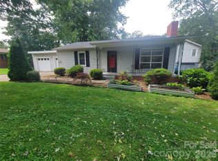 678 Brown Ave, Waynesville, NC 28786