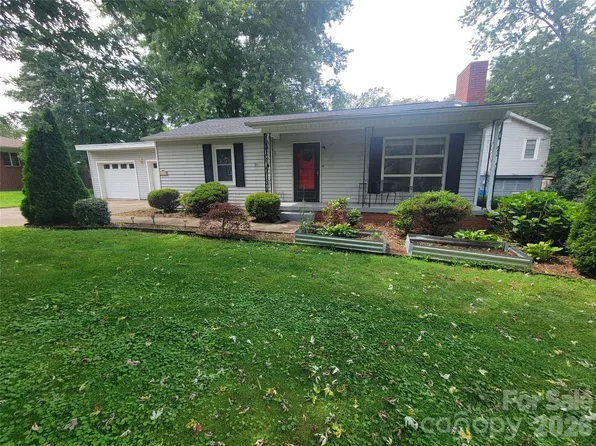 678 Brown Ave, Waynesville, NC 28786