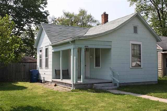 1st image of 1910 Woodlawn Ave