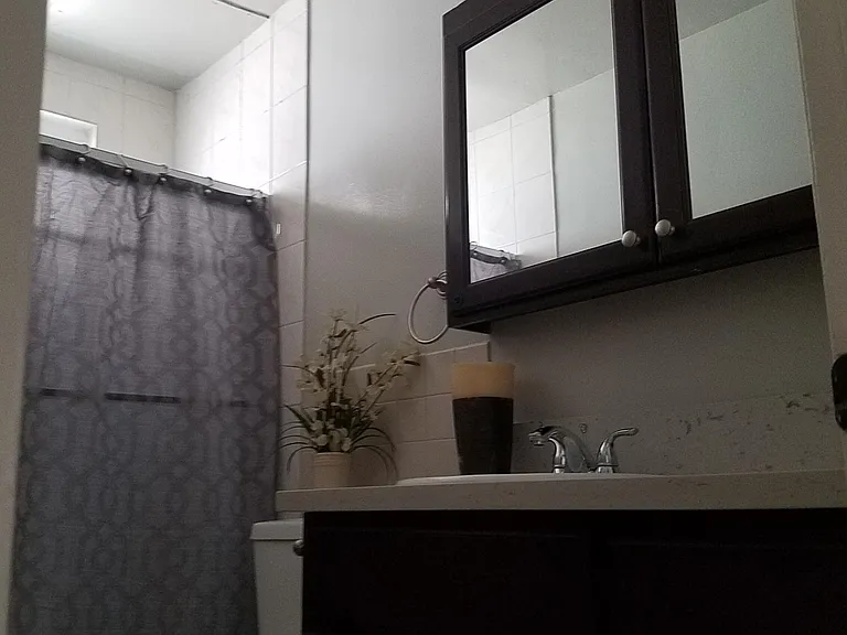 14015 Oxnard St — Photo 23