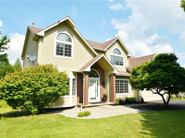 259 Tumbleweed Dr, Pittsford, NY 14534