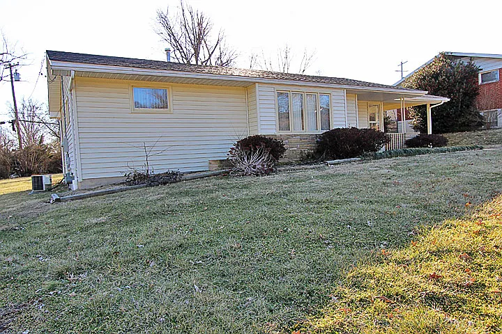 Building Photo - 1506 Revlon Dr