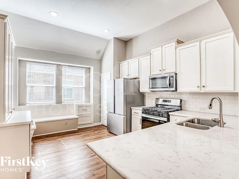4810 Bay Vista Dr — Photo 8