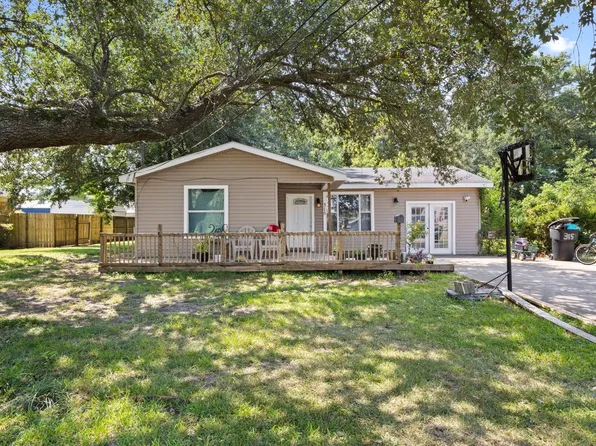 315 N 3rd St, Nederland, TX 77627