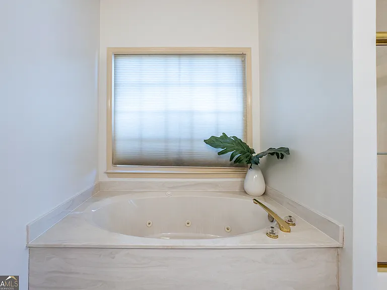 530 Waterford Dr — Photo 23