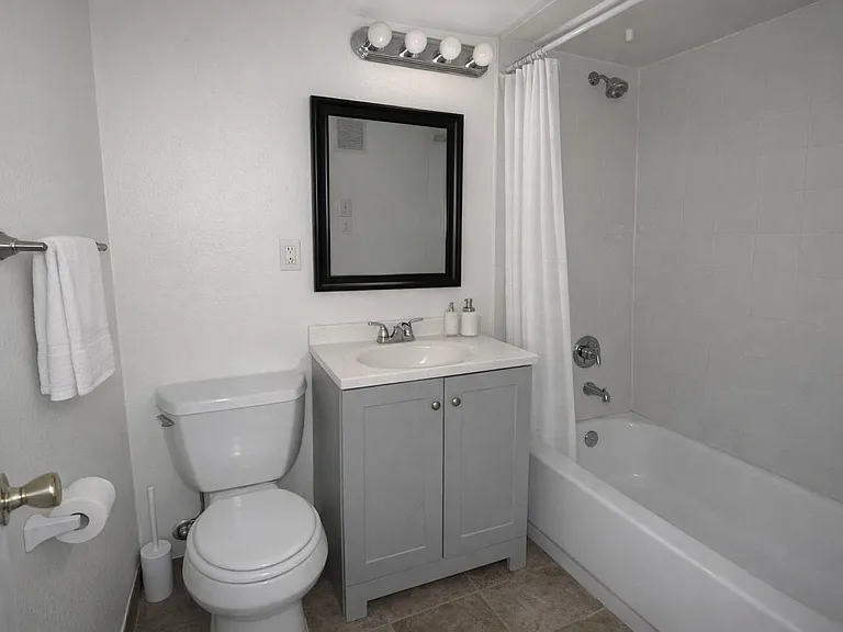 1328 Bomar St #17 — Photo 7