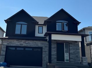 7872 Seabiscuit Dr, Niagara Falls, ON L2H 3T9