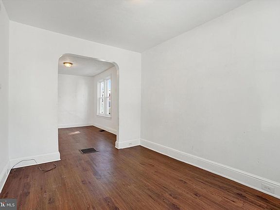 5th image of 60 N Tremont St