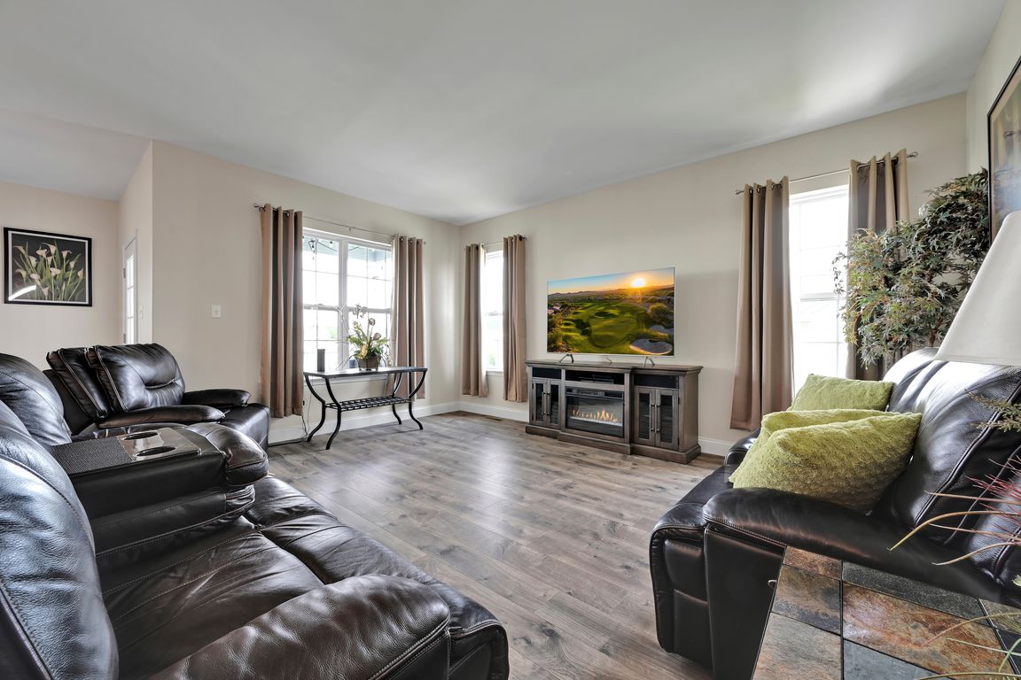 05-Living Room