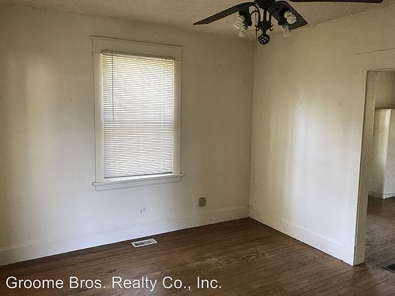 3rd image of 134 Hitchcock Ave