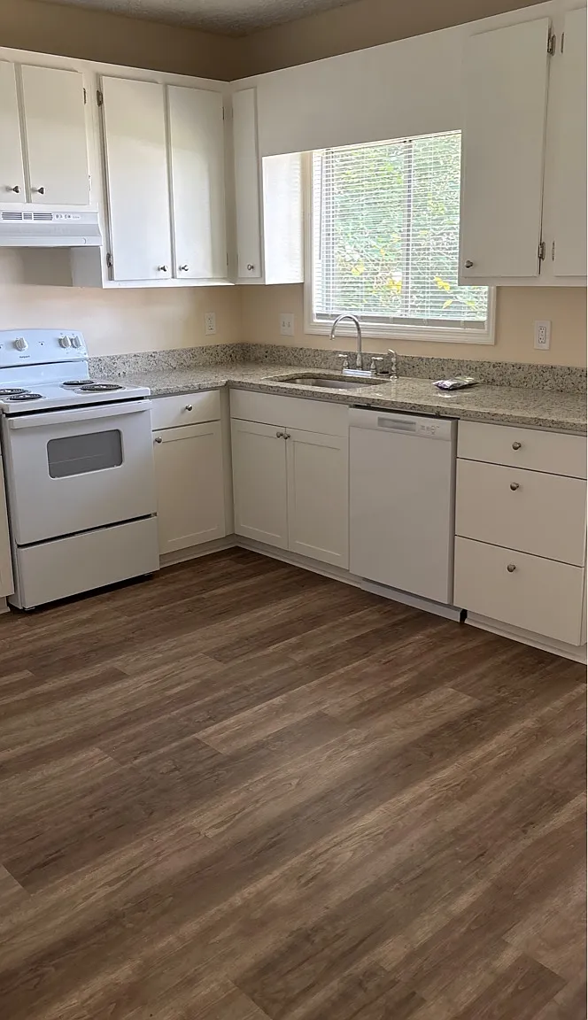 400 South Center St - 314B — Photo 3