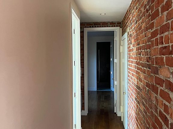 5th image of 941 Washington Ave #500
